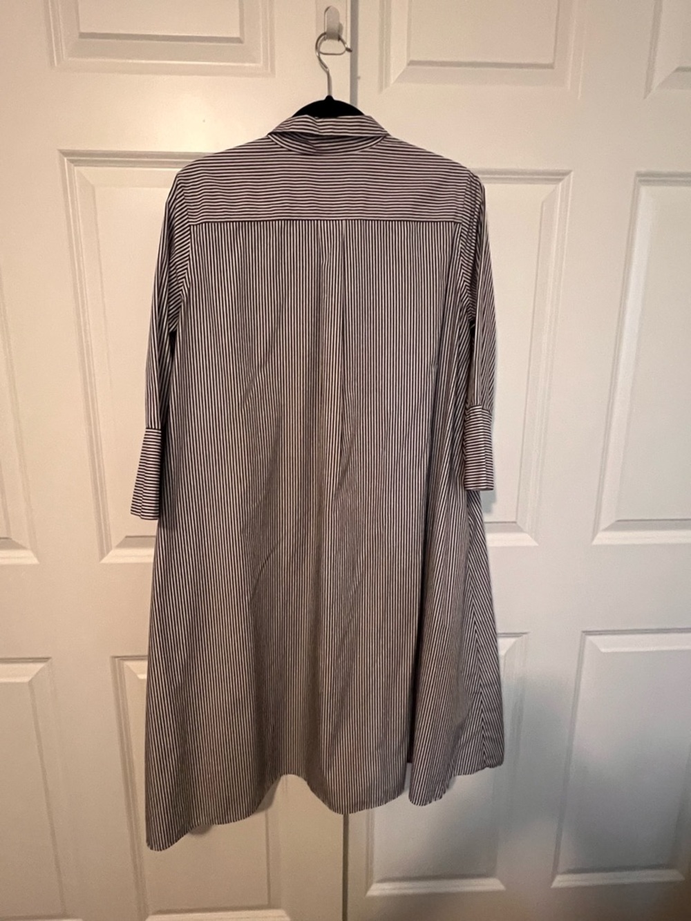 Uniqlo Black & White Striped Casual Button-Down Shirtdress - Picture 2 of 5